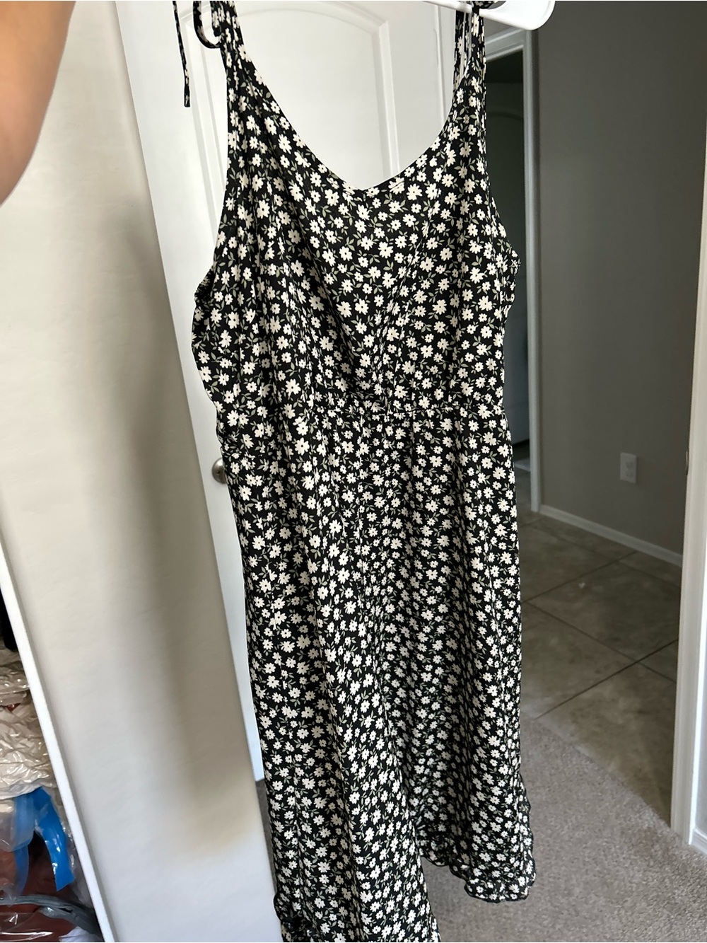 SHEIN Black & White Floral Tie-Shoulder Midi Dress